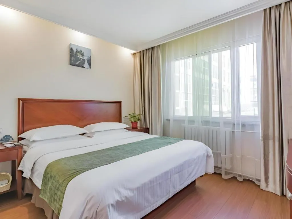 Bed in GreenTree Inn Beijing East Yizhuang District Second Kechuang Street Express Hotel