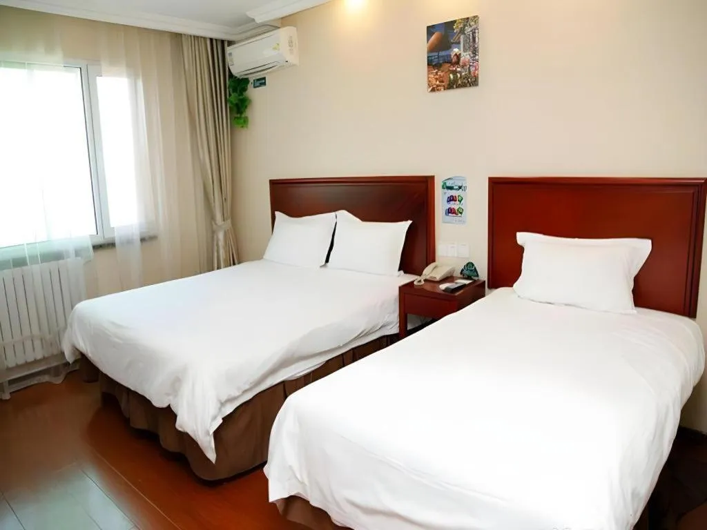 Bed in GreenTree Inn Beijing East Yizhuang District Second Kechuang Street Express Hotel