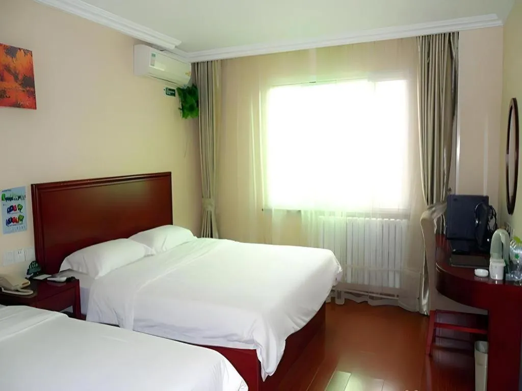 Bed in GreenTree Inn Beijing East Yizhuang District Second Kechuang Street Express Hotel