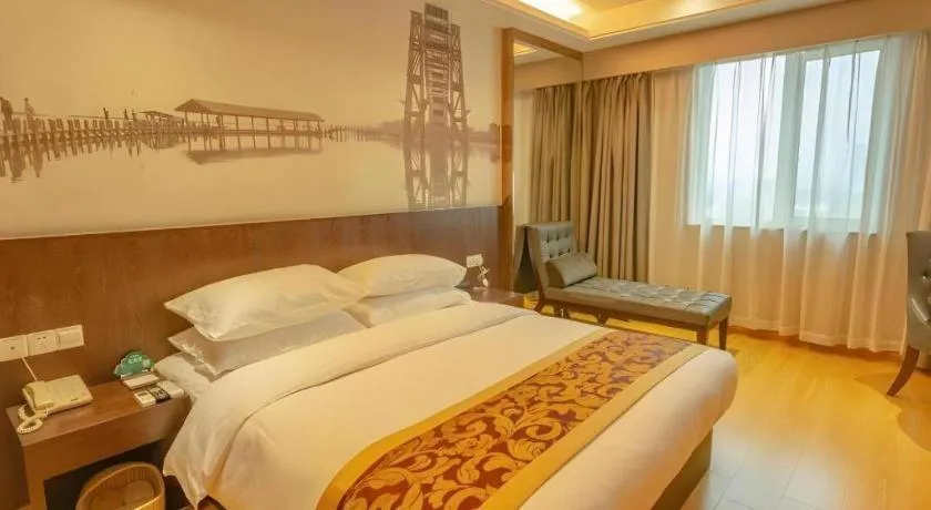 Bed in GreenTree Inn Huzhou South Street Chaoyin Bridge Business Hotel