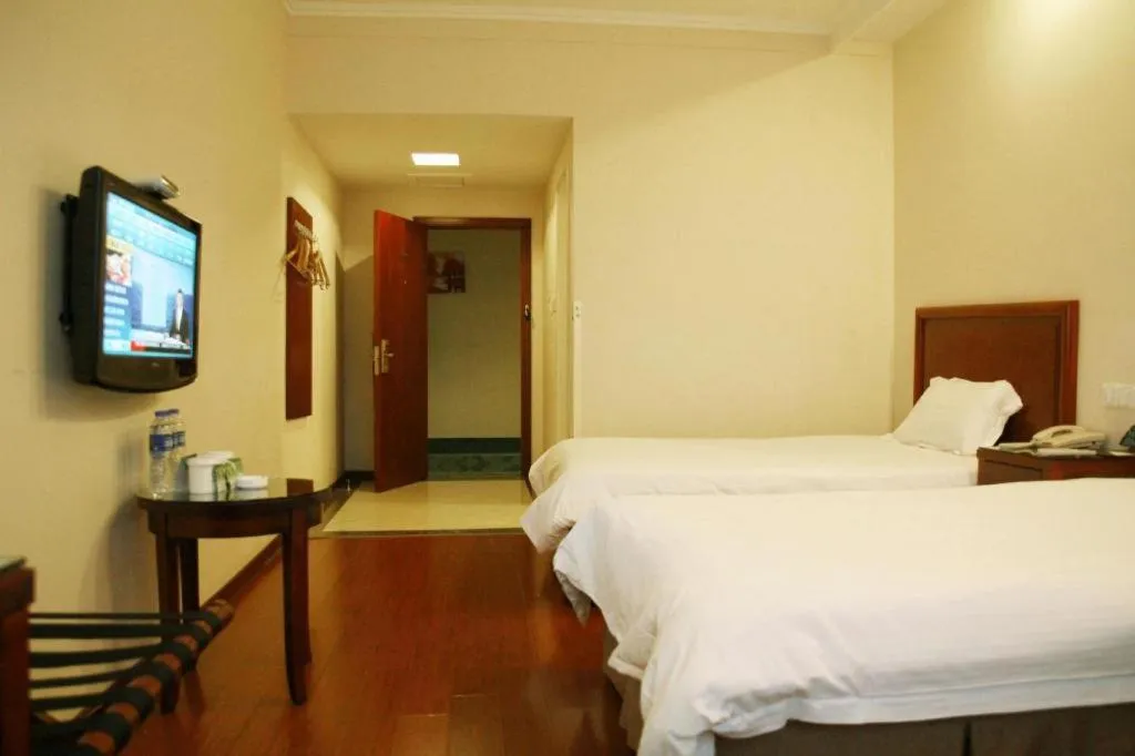 Bed in GreenTree Inn Jiangsu Suzhou Shi Road North Tongjing Road Subway Station Express Hotel