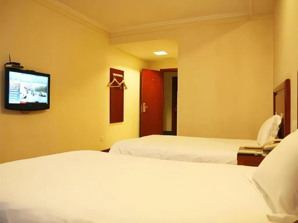 Bed in GreenTree Inn Jiangsu Suzhou Shi Road North Tongjing Road Subway Station Express Hotel