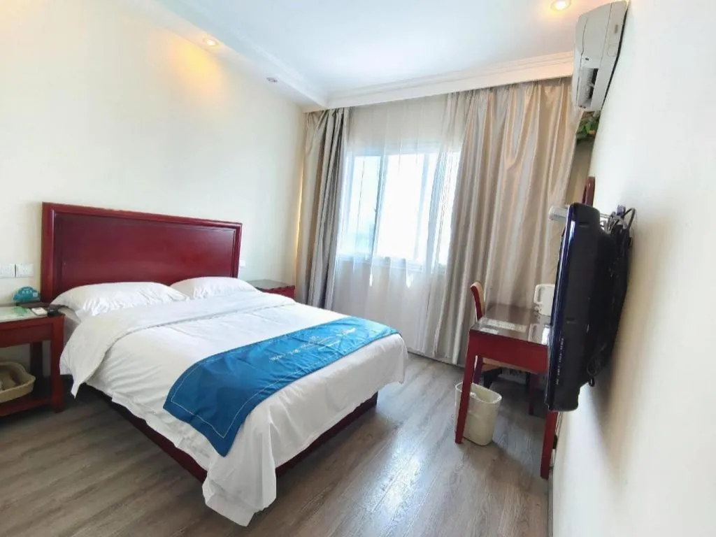 Bed in GreenTree Inn Jiangsu Suzhou Shi Road North Tongjing Road Subway Station Express Hotel