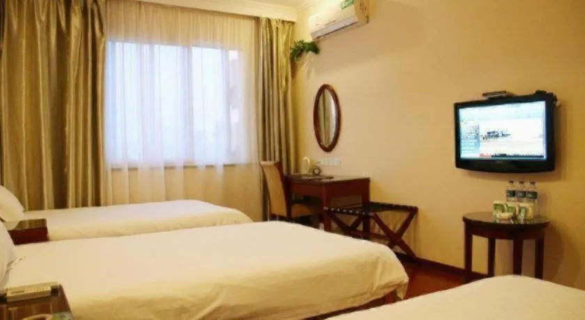 Bed in GreenTree Inn Jiangsu Suzhou Shi Road North Tongjing Road Subway Station Express Hotel