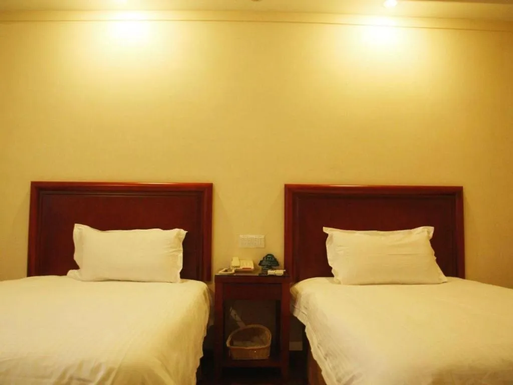 Bed in GreenTree Inn Jiangsu Suzhou Shi Road North Tongjing Road Subway Station Express Hotel