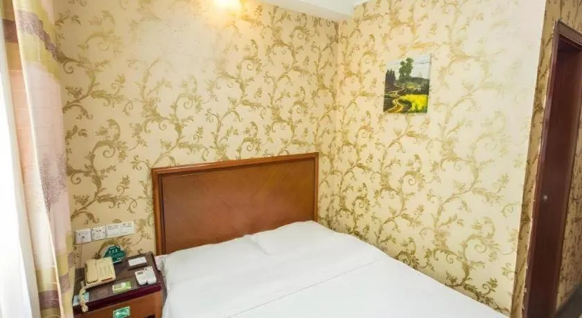 Bed in GreenTree Inn Suzhou Guanqian Street Yinguo Lane Business Hotel