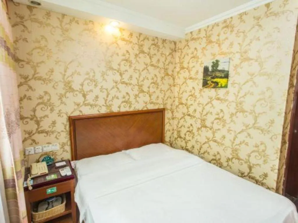 Bed in GreenTree Inn Suzhou Guanqian Street Yinguo Lane Business Hotel