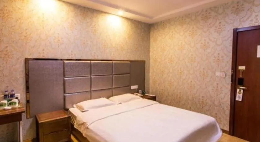 Bed in GreenTree Inn Suzhou Guanqian Street Yinguo Lane Business Hotel