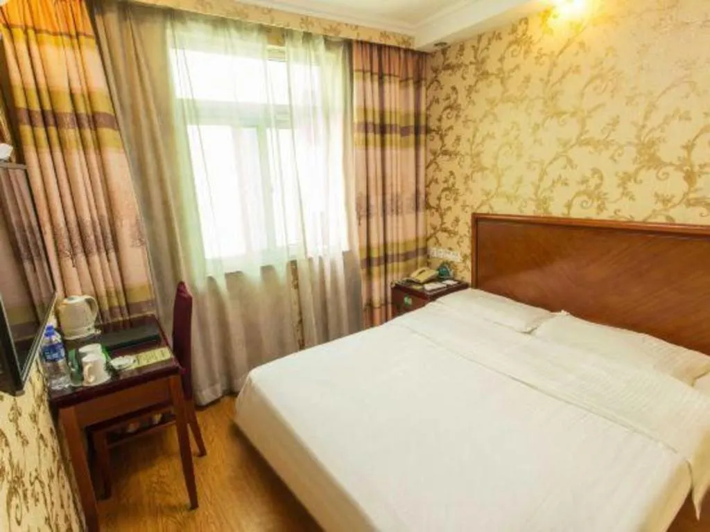 Bed in GreenTree Inn Suzhou Guanqian Street Yinguo Lane Business Hotel