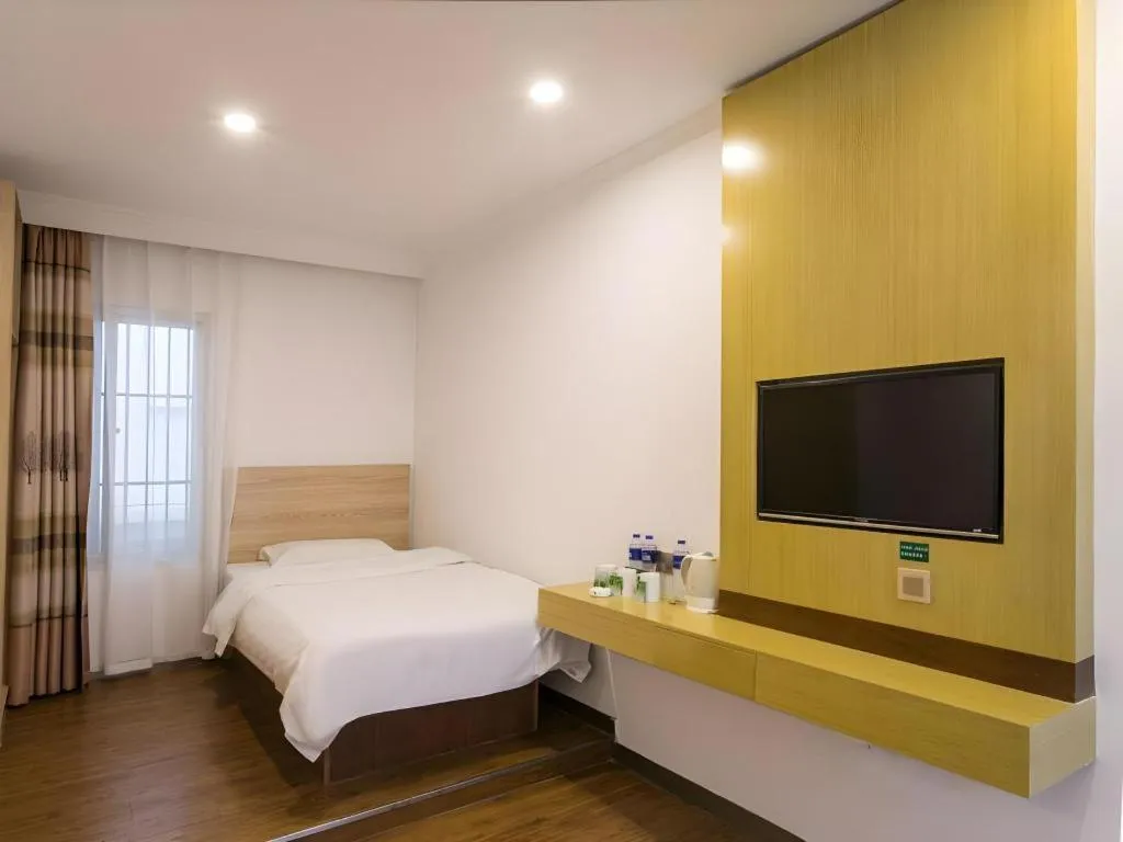 Bed in GreenTree Inn Suzhou Guanqian Street Yinguo Lane Business Hotel