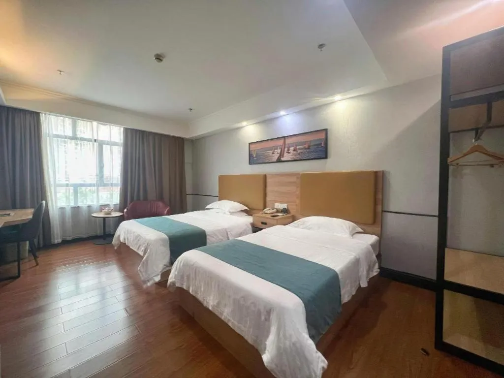 Bed in GreenTree Inn Jieyang North Linjiang Road Express Hotel