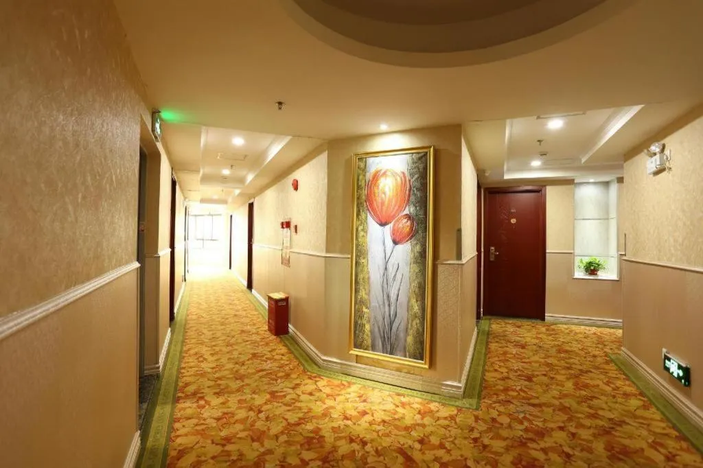 Bed in GreenTree Inn Jieyang North Linjiang Road Express Hotel