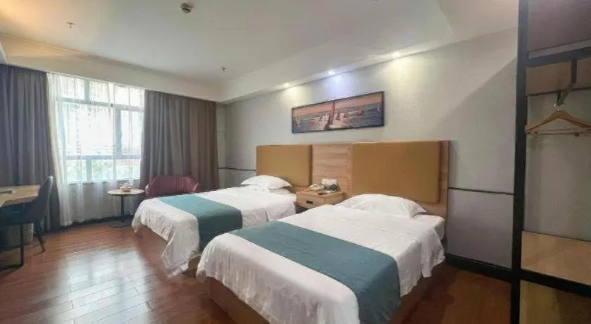 Bed in GreenTree Inn Jieyang North Linjiang Road Express Hotel