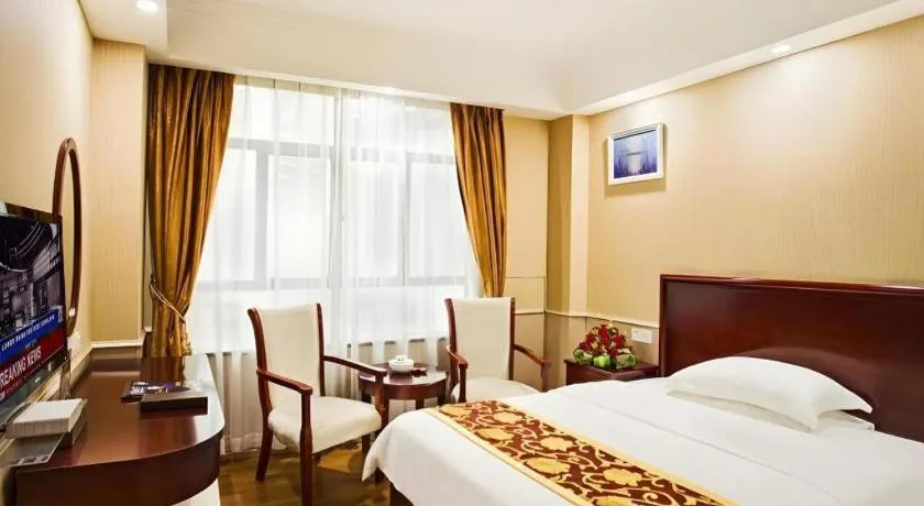 Bed in GreenTree Inn Jieyang North Linjiang Road Express Hotel
