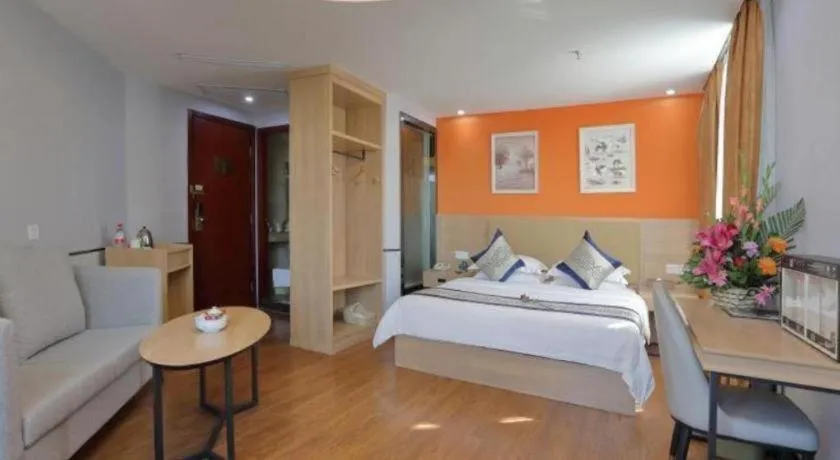 Bed in GreenTree Inn Jieyang North Linjiang Road Express Hotel