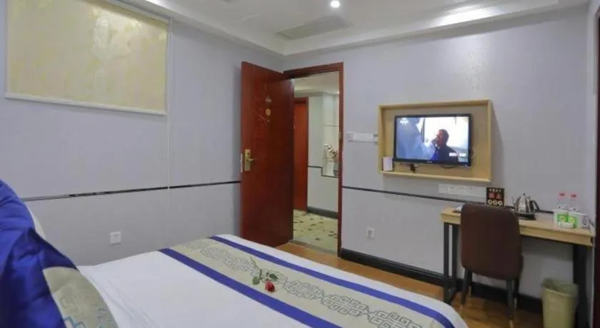 Bed in GreenTree Inn Jieyang North Linjiang Road Express Hotel