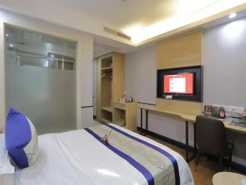 Bed in GreenTree Inn Jieyang North Linjiang Road Express Hotel