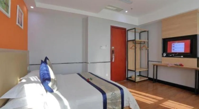 Bed in GreenTree Inn Jieyang North Linjiang Road Express Hotel