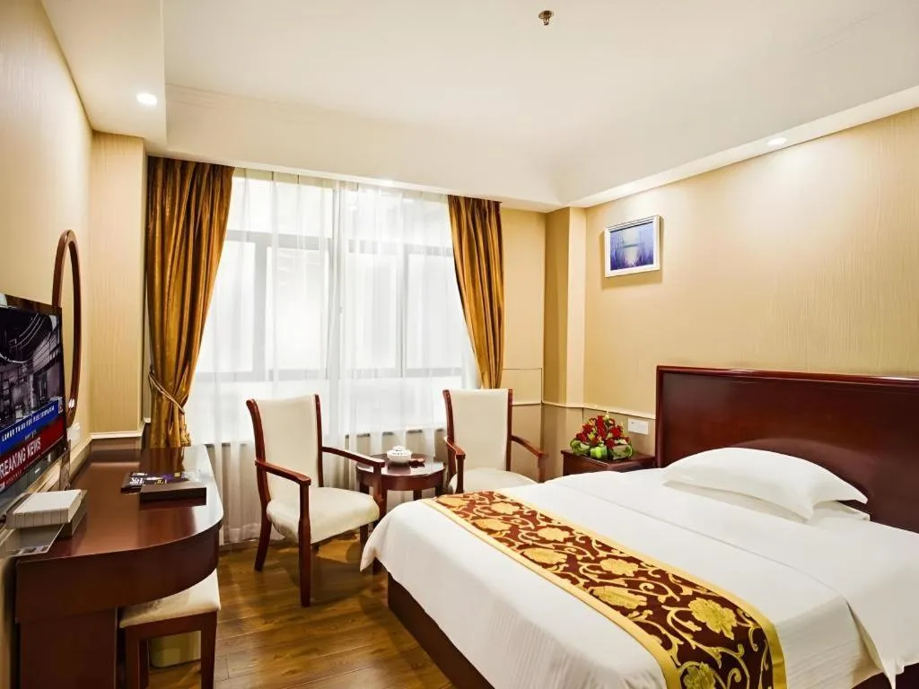 Bed in GreenTree Inn Jieyang North Linjiang Road Express Hotel