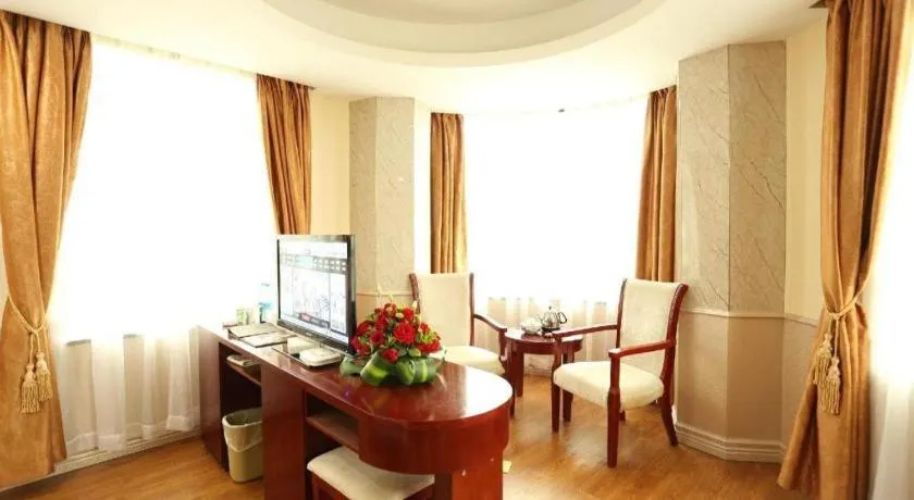 GreenTree Inn Jieyang North Linjiang Road Express Hotel