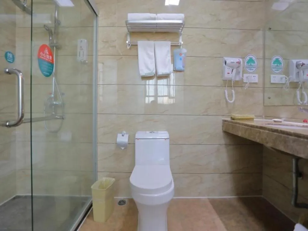 GreenTree Inn Jieyang North Linjiang Road Express Hotel