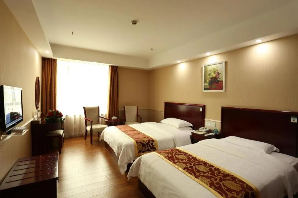 Bed in GreenTree Inn Jieyang North Linjiang Road Express Hotel