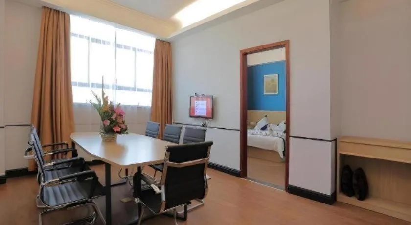 Bed in GreenTree Inn Jieyang North Linjiang Road Express Hotel