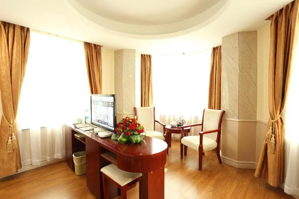GreenTree Inn Jieyang North Linjiang Road Express Hotel