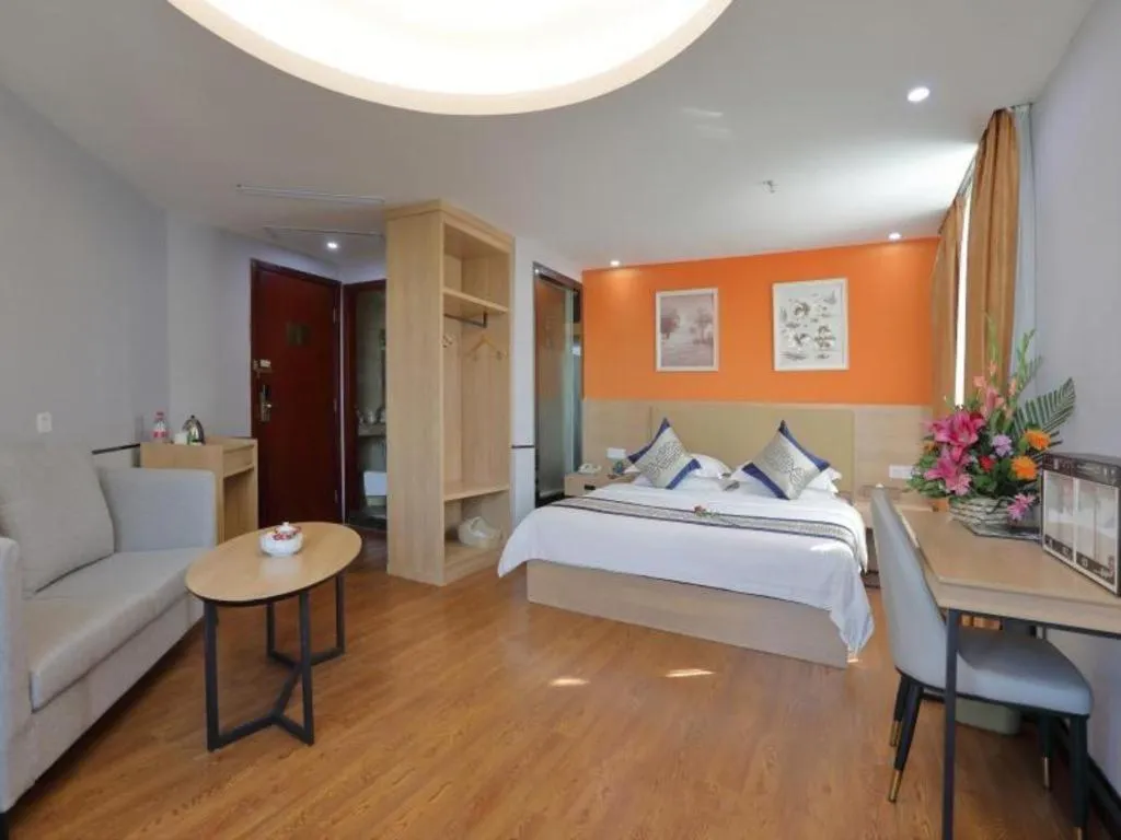 Bed in GreenTree Inn Jieyang North Linjiang Road Express Hotel