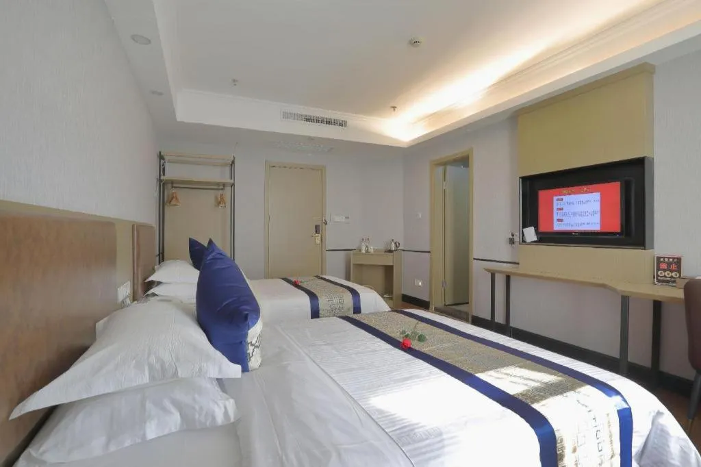 Bed in GreenTree Inn Jieyang North Linjiang Road Express Hotel