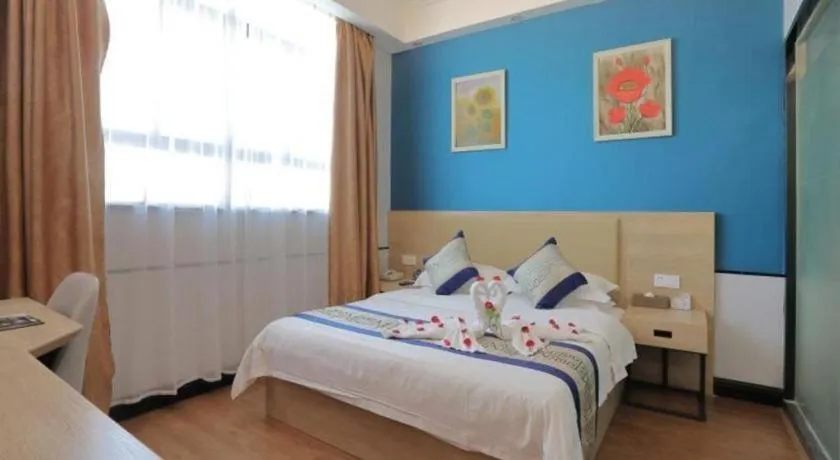 Bed in GreenTree Inn Jieyang North Linjiang Road Express Hotel