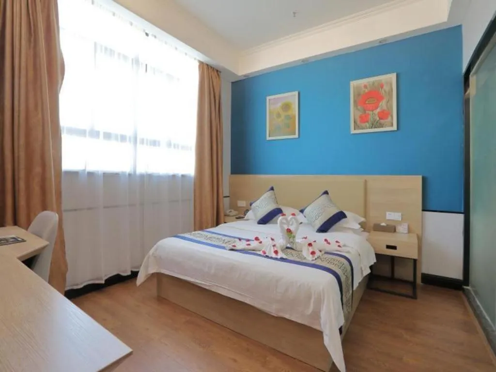 Bed in GreenTree Inn Jieyang North Linjiang Road Express Hotel