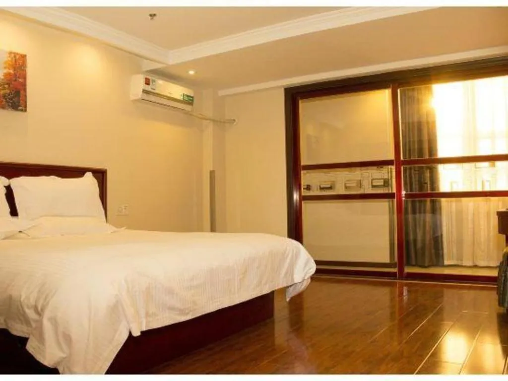 Bed in GreenTree Inn Lianyungang Guanyun Bus Station Zhenxing Garden Express Hotel