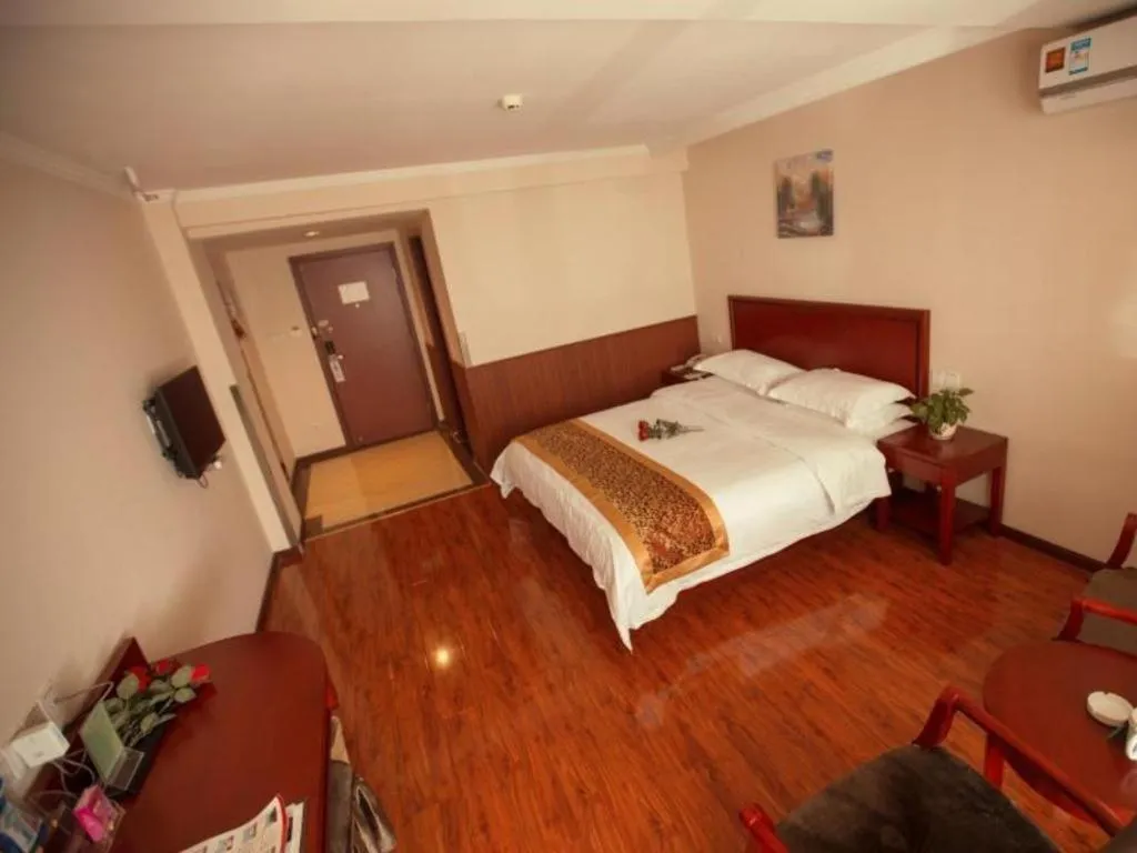 Bed in GreenTree Inn Lianyungang Guanyun Bus Station Zhenxing Garden Express Hotel