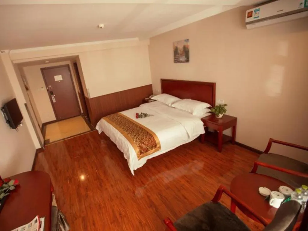 Bed in GreenTree Inn Lianyungang Guanyun Bus Station Zhenxing Garden Express Hotel