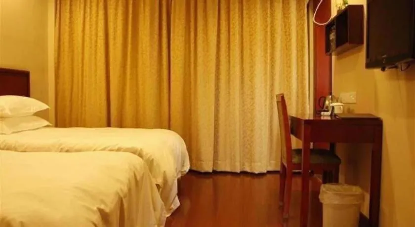 Bed in GreenTree Inn Zhejiang Ningbo Exhibition and Convention Center Bus East Station Express Hotel