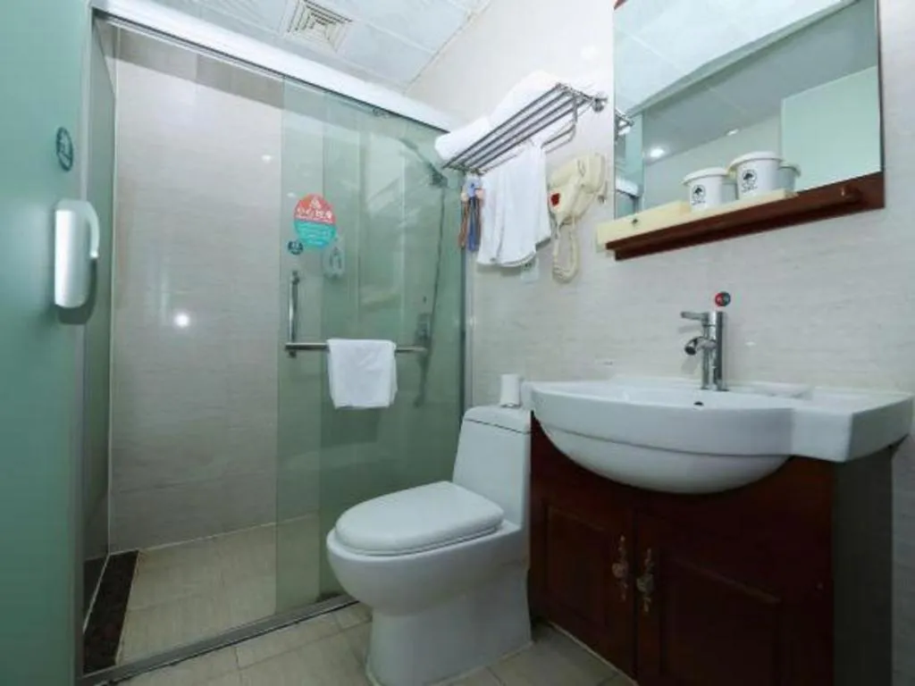 GreenTree Inn Zhejiang Ningbo Exhibition and Convention Center Bus East Station Express Hotel