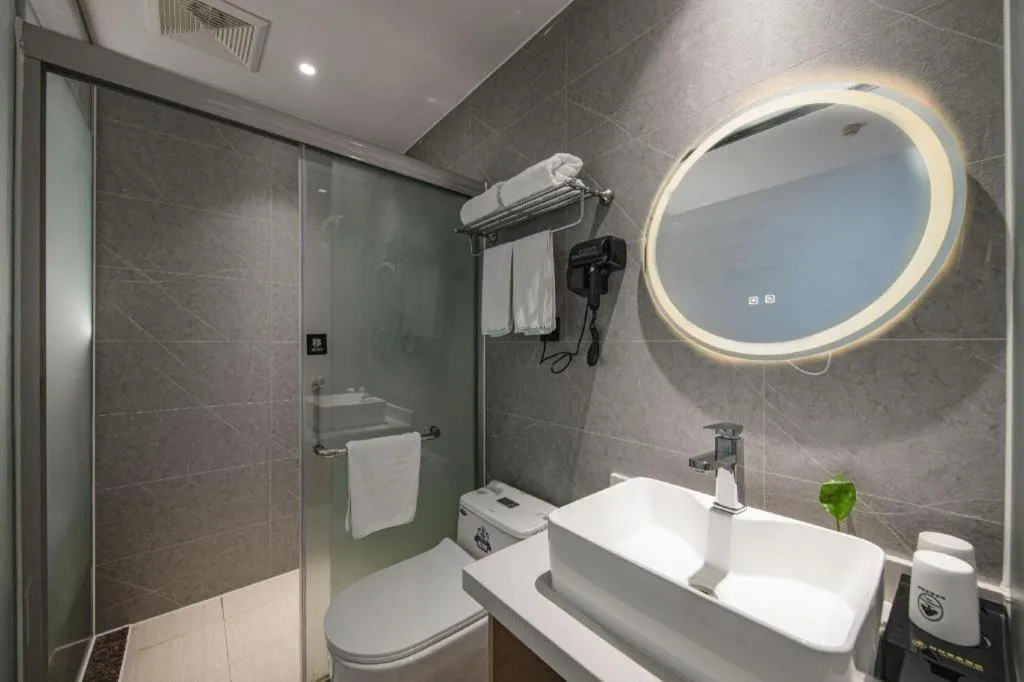 GreenTree Inn Zhejiang Ningbo Exhibition and Convention Center Bus East Station Express Hotel