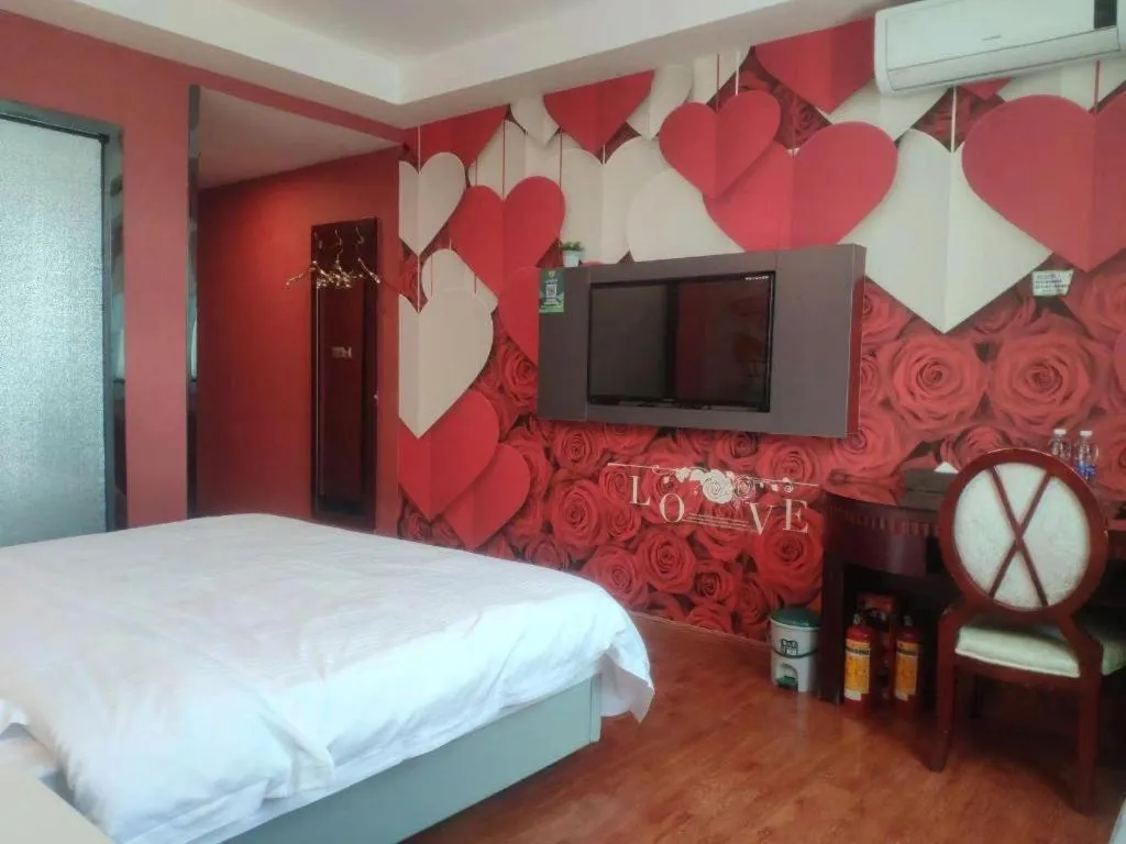 Bed in GreenTree Inn Guangzhou Baiyun International Airport Huaxi Road Express Hotel