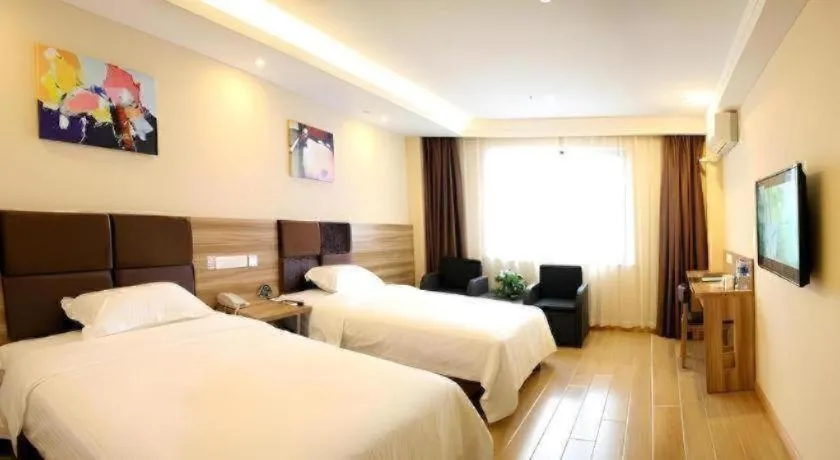 Bed in GreenTree Inn ShangHai KangQiao Industrial Zone JinXiu Road Business Hotel