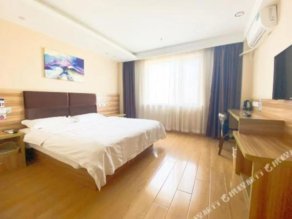 Bed in GreenTree Inn ShangHai KangQiao Industrial Zone JinXiu Road Business Hotel