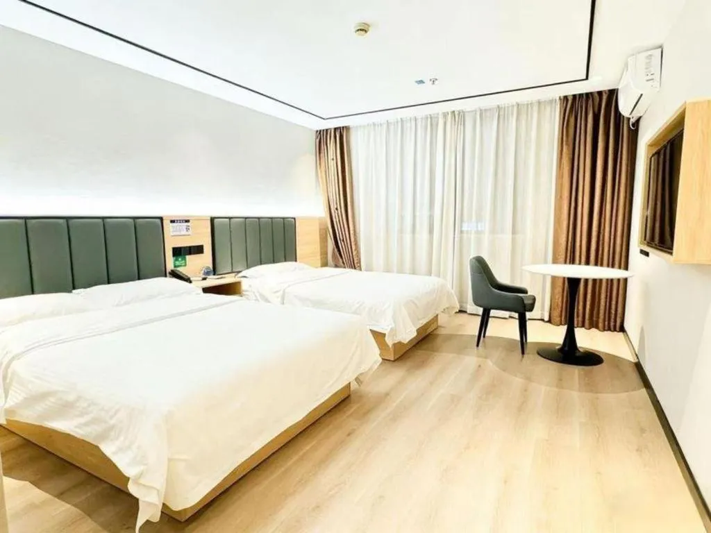 Bed in GreenTree Inn ShangHai KangQiao Industrial Zone JinXiu Road Business Hotel