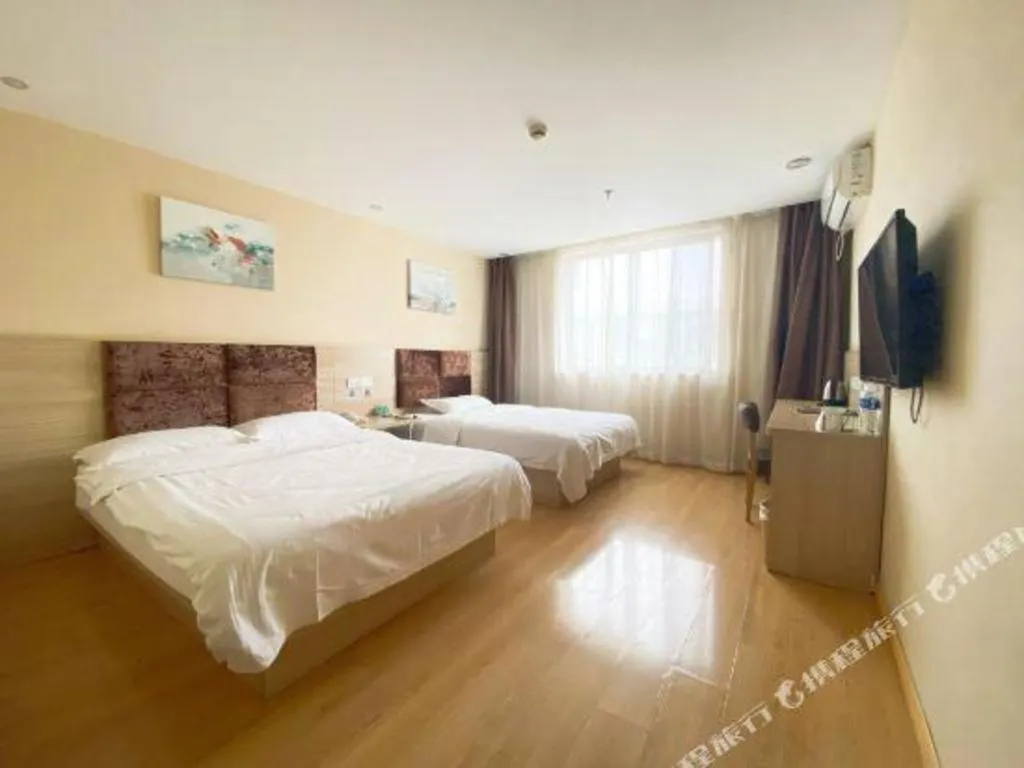 Bed in GreenTree Inn ShangHai KangQiao Industrial Zone JinXiu Road Business Hotel