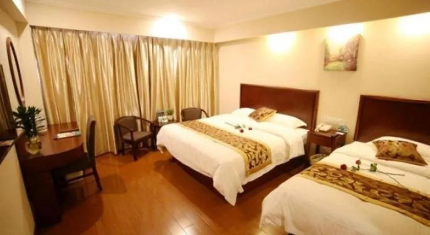 Bed in GreenTree Inn Suzhou Industrial Zone Yangcheng Lake Weiting Mong Kok Express Hotel