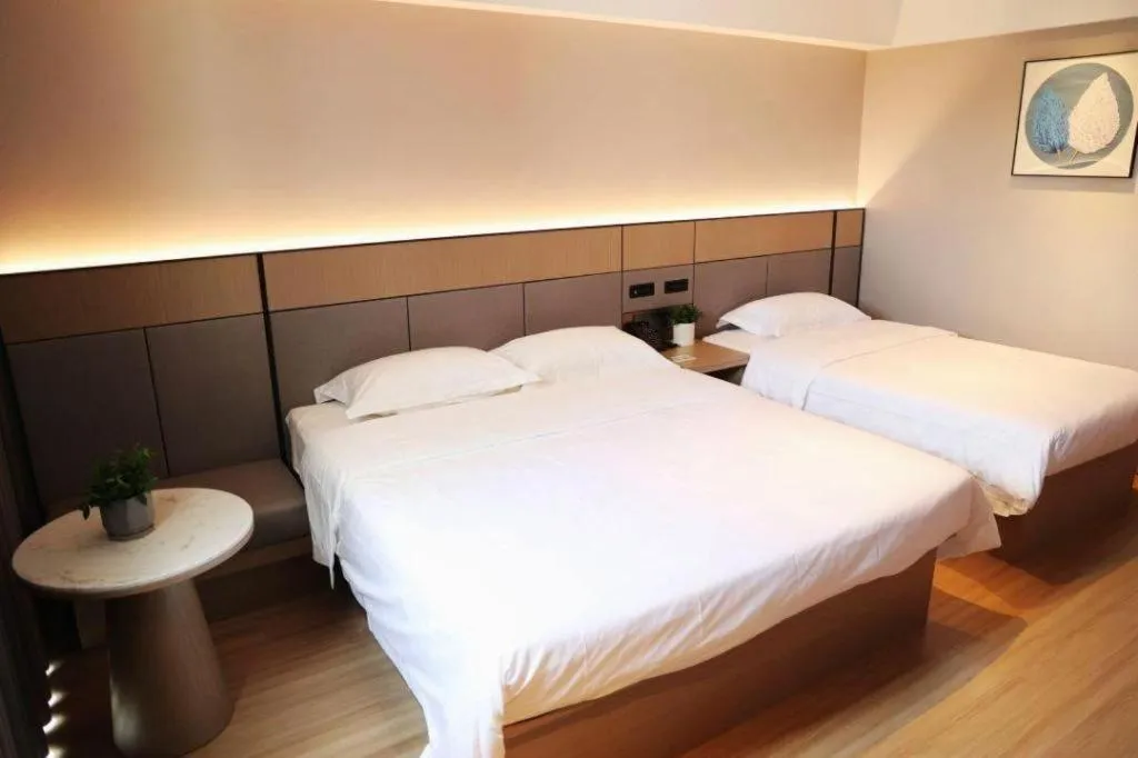 Bed in GreenTree Inn Suzhou Industrial Zone Yangcheng Lake Weiting Mong Kok Express Hotel