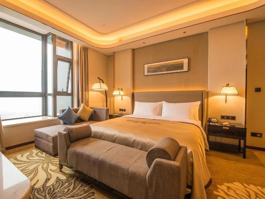 Bed in Wyndham Grand Plaza Royale Huayu Chongqing