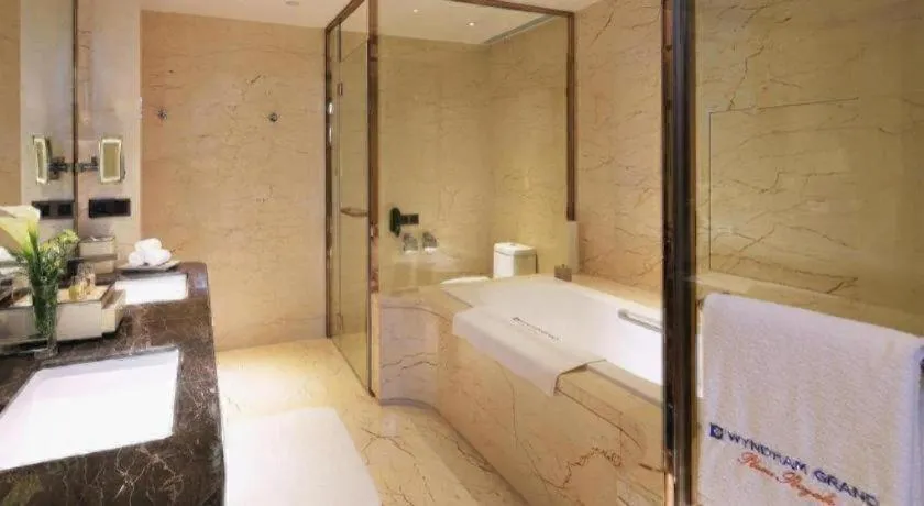 Bed in Wyndham Grand Plaza Royale Huayu Chongqing