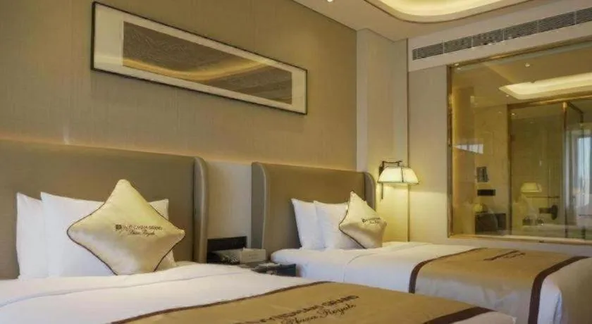 Bed in Wyndham Grand Plaza Royale Huayu Chongqing