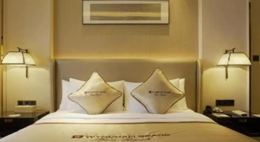 Bed in Wyndham Grand Plaza Royale Huayu Chongqing