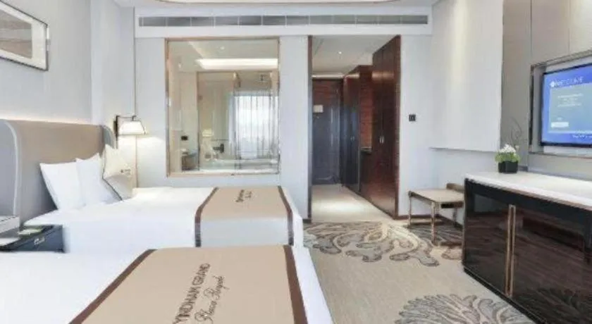 Bed in Wyndham Grand Plaza Royale Huayu Chongqing